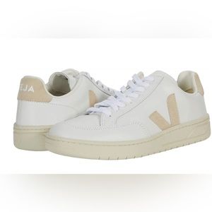 Veja V-12 White Sneaker Women’s sz 7